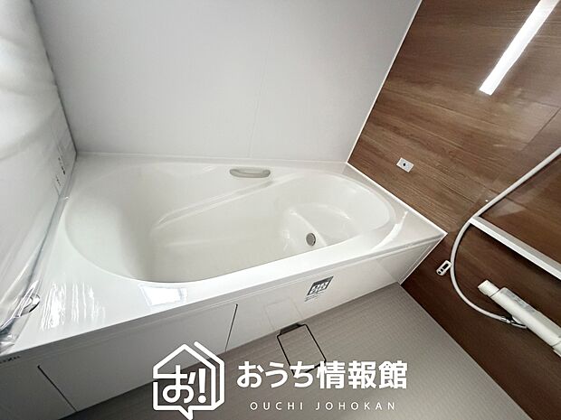 現地写真（浴室）
浴室暖房乾燥機付き。１坪タイプで広々です。