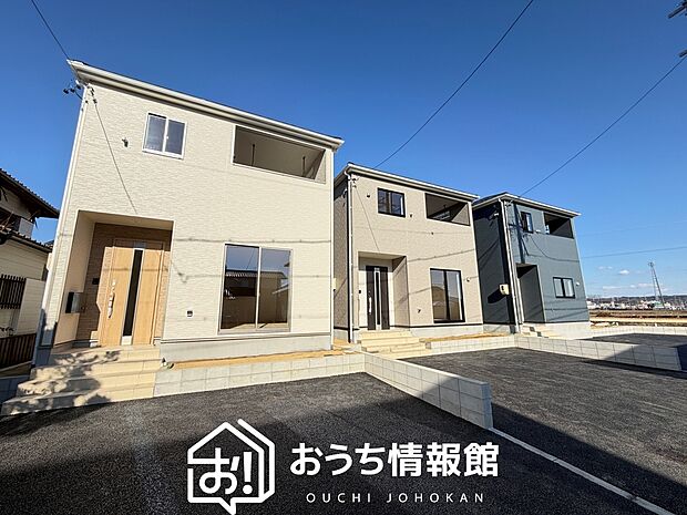 現地写真（街並み）
全３邸
駐車３台可能
