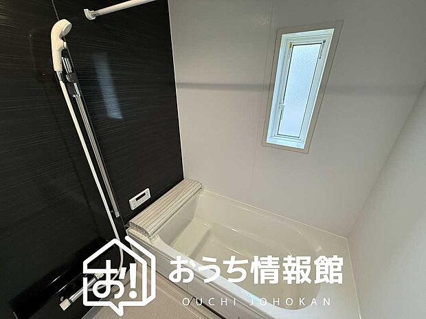 現地写真(浴室)
浴室暖房乾燥機付き。1坪タイプで広々です。