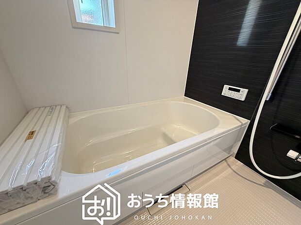 現地写真(浴室)
浴室暖房乾燥機付き。1坪タイプで広々です。