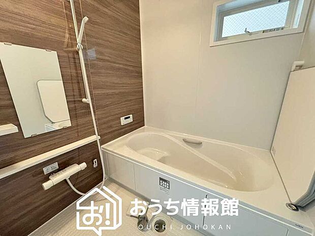 現地写真(浴室)
浴室暖房乾燥機付き。1坪タイプで広々です。