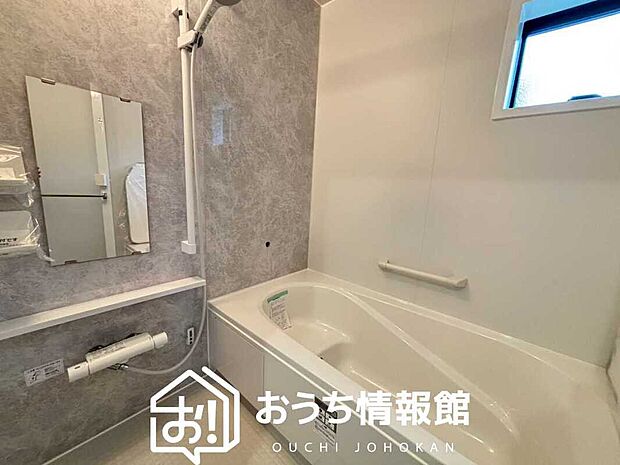 現地写真(浴室)
浴室暖房乾燥機付き。1坪タイプで広々です。