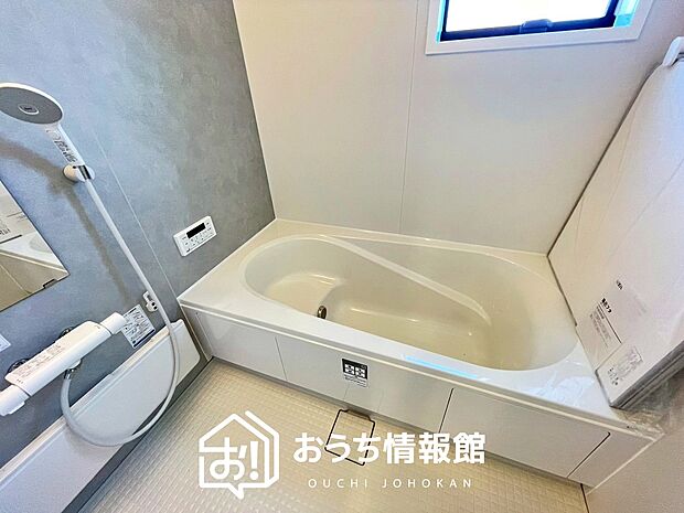 現地写真（浴室）
浴室暖房乾燥機付き。１坪タイプで広々です。