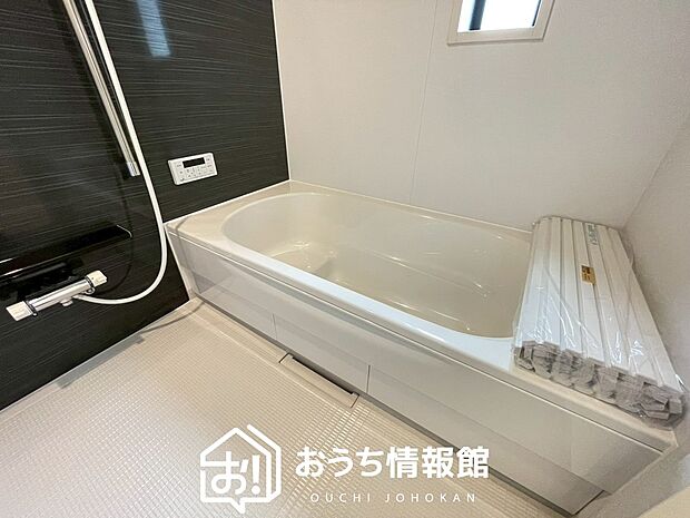 現地写真(浴室)
浴室暖房乾燥機付き。1坪タイプで広々です。