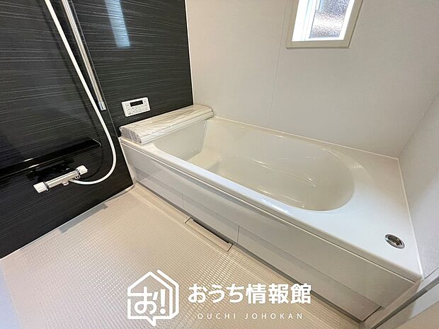 現地写真(浴室)
浴室暖房乾燥機付き。1坪タイプで広々です。