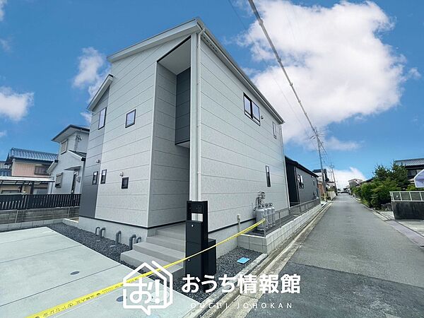 現地写真（街並み）
全２邸
駐車３台可能