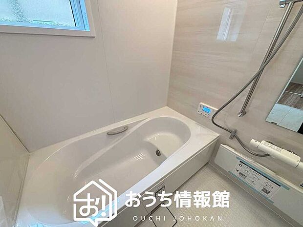 現地写真(浴室)
浴室暖房乾燥機付き。1坪タイプで広々です。