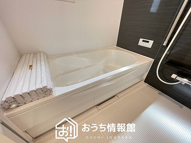 現地写真(浴室)
浴室暖房乾燥機付き。1坪タイプで広々です。