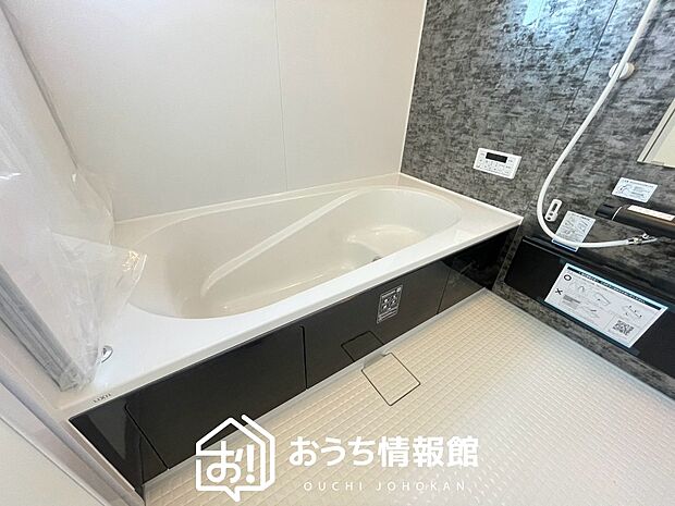 現地写真(浴室)
浴室暖房乾燥機付き。1坪タイプで広々です。
