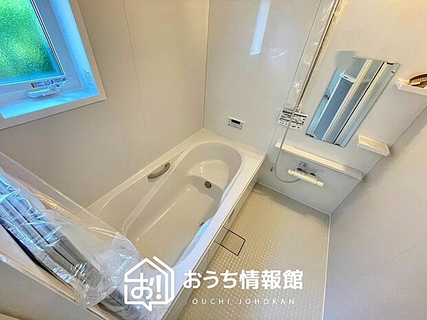 現地写真(浴室)
浴室暖房乾燥機付き。1坪タイプで広々です。