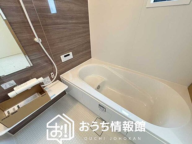 現地写真(浴室)
浴室暖房乾燥機付き。1坪タイプで広々です。