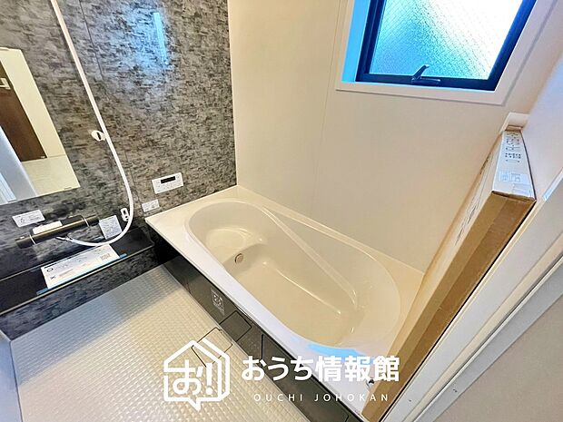 現地写真(浴室)
浴室暖房乾燥機付き。1坪タイプで広々です。