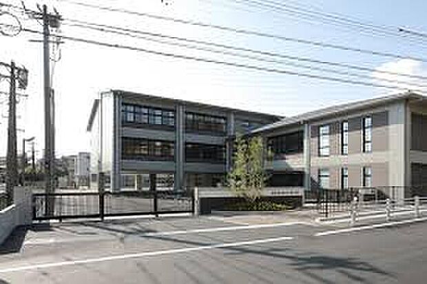 多治見市立小泉小学校(約1,600m)