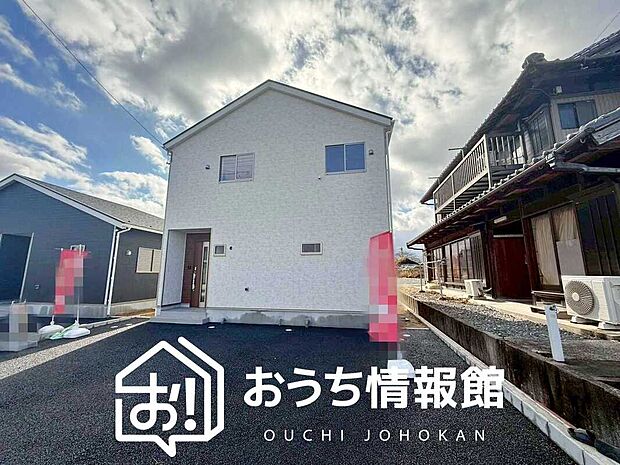 【現地写真(外観)【1号地】】雨で汚れを落とし、耐久性・耐候性に優れた外壁を使用しています。