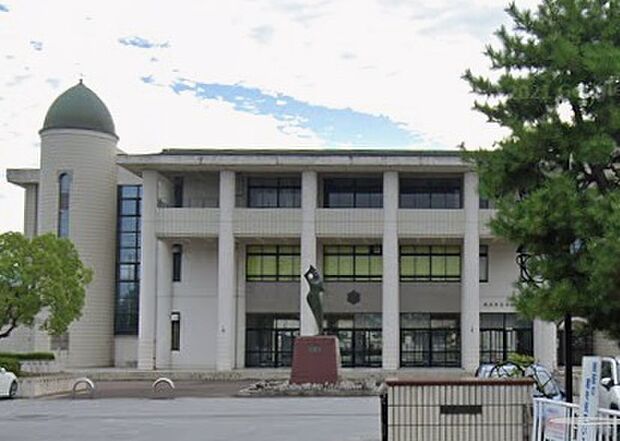 長浜市立長浜北中学校(約1,600m)