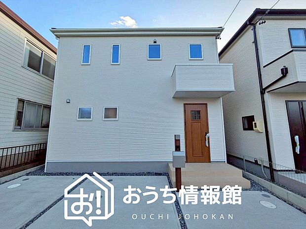 【現地写真(外観)【2号地】】雨で汚れを落とし、耐久性・耐候性に優れた外壁を使用しています。