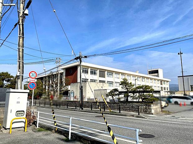 神照小学校（約220m）