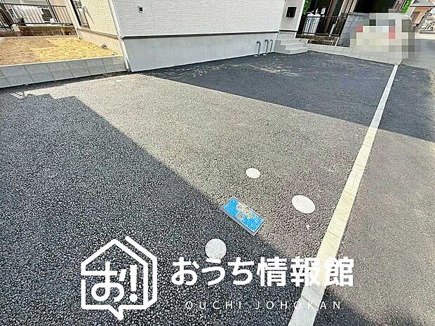 【現地写真（駐車場）】駐車スペースが広く、運転が苦手な方も安心です。