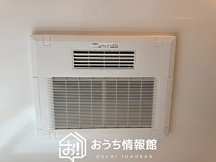 電気式浴室暖房換気乾燥機