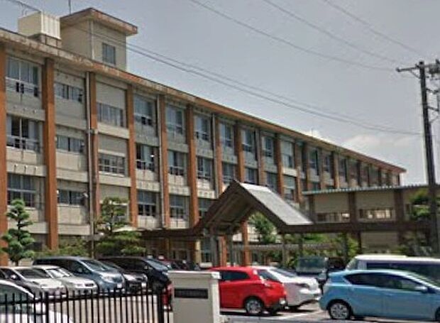 一宮市立南部中学校(約1,900m)