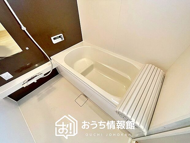 【現地写真(浴室)】浴室暖房乾燥機付き。1坪タイプで広々です。