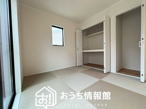 【現地写真(和室)】大壁仕様の新和室。くつろぎの空間です。