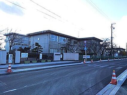 各務原市立中央小学校 910ｍ(徒歩12分)
