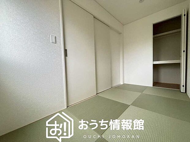 【現地写真（和室）】大壁仕様の新和室。くつろぎの空間です。