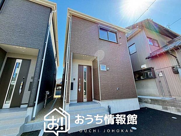 【現地写真(外観)【1号地】】軽くて火災に強い屋根材を採用し、地震時の建物への負担や揺れを軽減しています。