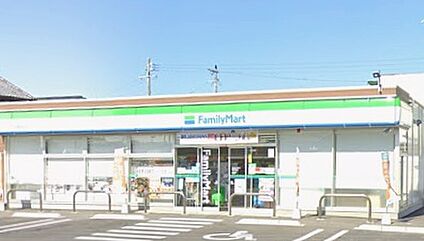 ファミリーマート鈴鹿箕田店 970ｍ(徒歩13分)
