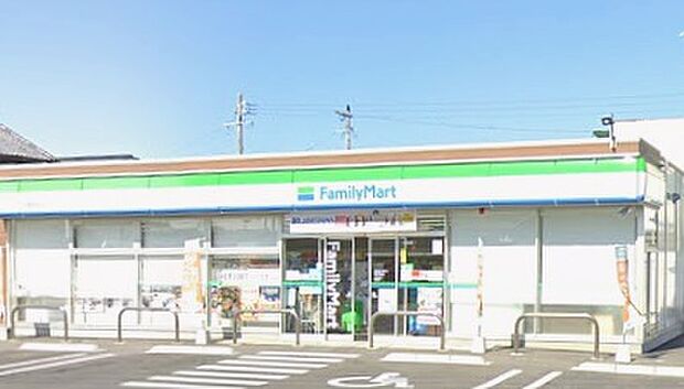 ファミリーマート鈴鹿箕田店(約970m)