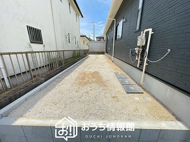 【庭】広々としたプライベート空間でお子様との遊び場、家庭菜園も可能です。