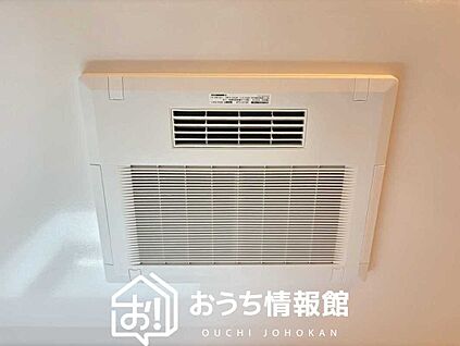 電気式浴室暖房換気乾燥機