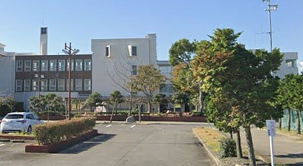 津市立朝陽中学校(約1,800m)