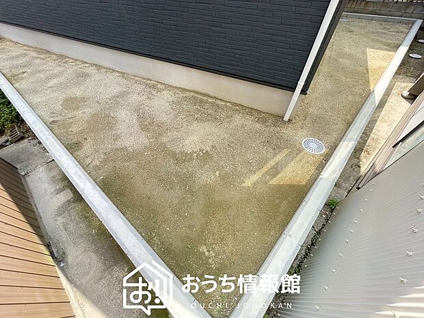 【庭】広々としたプライベート空間でお子様との遊び場、家庭菜園も可能です。