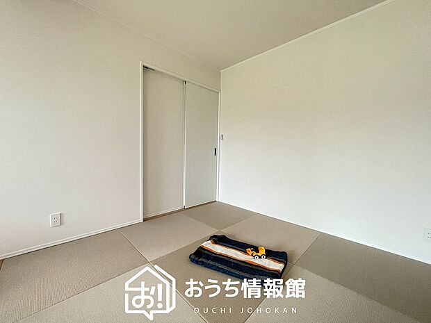 【現地写真(和室)】大壁仕様の新和室。くつろぎの空間です。