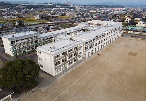 美濃加茂市立西中学校(約1,400m)