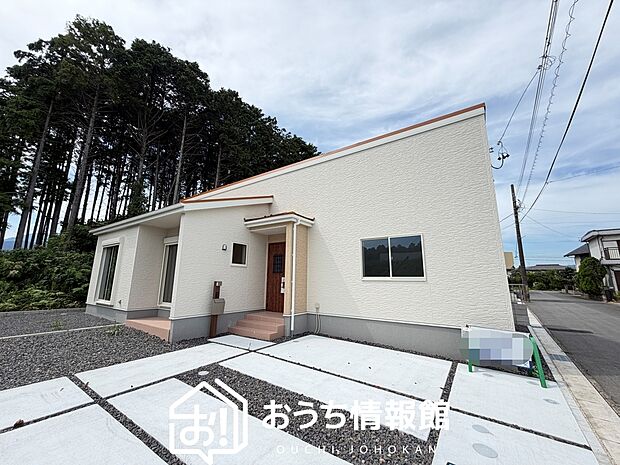 【現地写真(外観)】耐震等級最高「3」取得で基準の1.5倍の性能・耐震強度で安心できます。