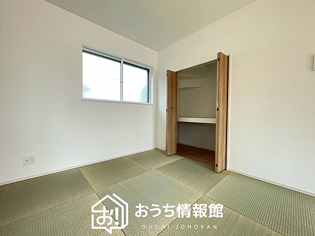 【現地写真（和室）】大壁仕様の新和室。くつろぎの空間です。