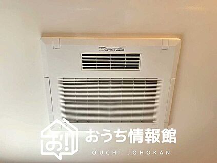 電気式浴室暖房換気乾燥機