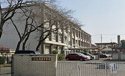 一宮市立浅井中学校 1700ｍ(徒歩22分)