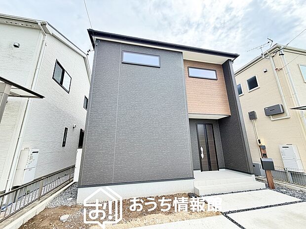 【現地写真（外観）【１号地】】軽くて火災に強い屋根材を採用し、地震時の建物への負担や揺れを軽減しています。