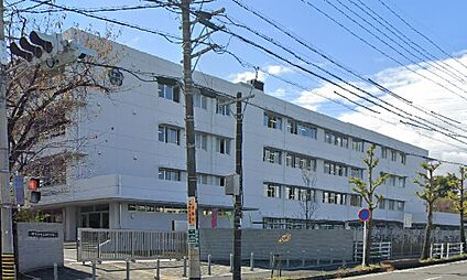 四日市市立西笹川中学校 1240ｍ(徒歩16分)