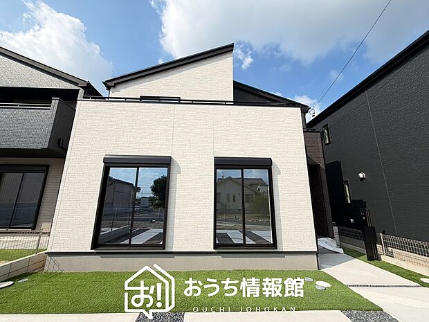 【現地写真（外観）【２号地】】軽くて火災に強い屋根材を採用し、地震時の建物への負担や揺れを軽減しています。