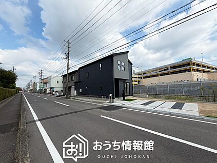 現地写真（前道含む外観）
