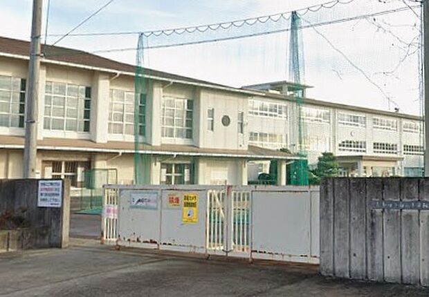 犬山市立南部中学校(約3,100m)
