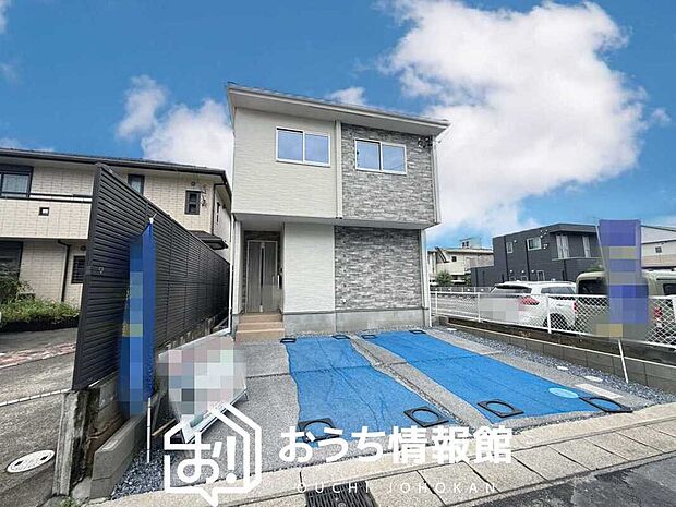 【現地写真(外観)】全居室複層ガラスで夏は涼しく、冬は暖かいおうちです。