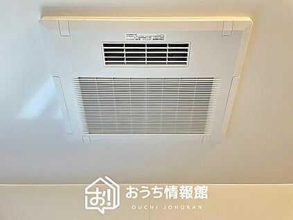 電気式浴室暖房換気乾燥機