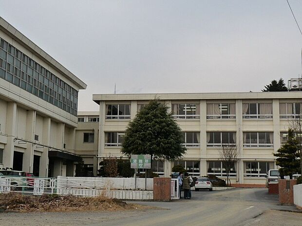 可児市立中部中学校(約1,800m)