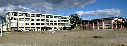 鈴鹿市立玉垣小学校 900ｍ(徒歩12分)